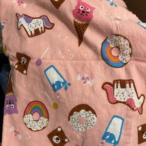 Pillowfort Twin Pink Fun Print Bedding Sheets